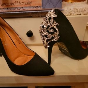 Sexy black spike heals